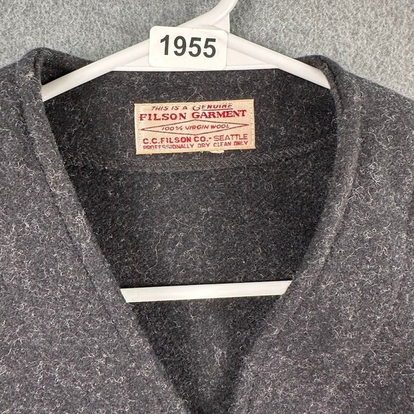 Filson Mens Mackinaw Wool Vest Charcoal Gray 100% Virgin Wool Made in USA V-Neck - Picture 9 of 9